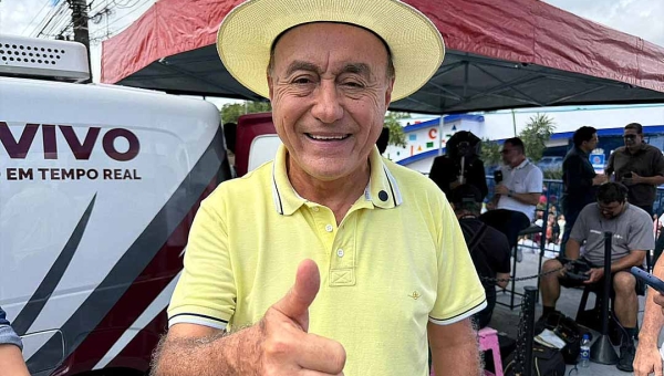 “Eu penso que não fiz tudo. Não tem quem faça”, diz Bocalom ao entregar Creche no bairro Vila Acre