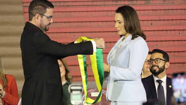 Gladson se despede do governo e Mailza assume comando do Acre em cerimônia histórica: “Saio de cabeça erguida"