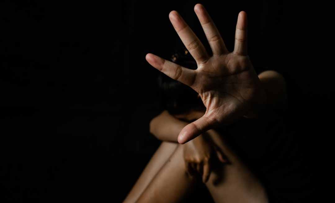 Violência política contra mulheres passa a ser acompanhada de perto, com lei sancionada por Gladson antes de deixar o Palácio Rio Branco