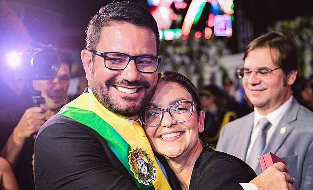 Gladson entra em cena e impede exoneração de Nayara Lessa da Secretaria de Comunicação