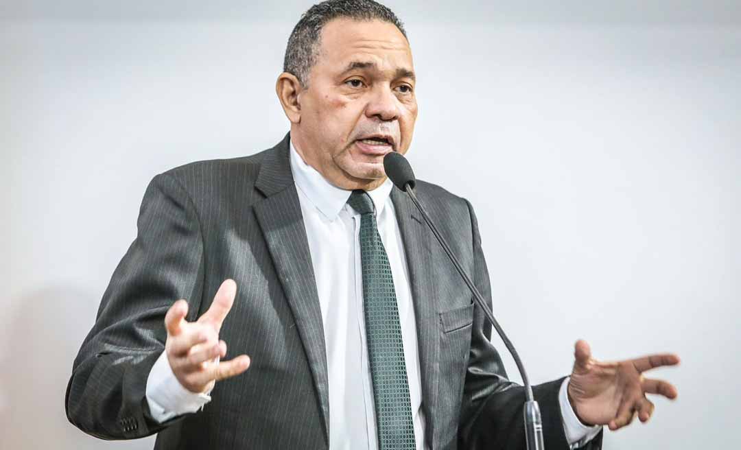 Manoel Moraes diz que ainda não conversou com Mailza sobre permanência na liderança e dá sinais de que pode deixar função