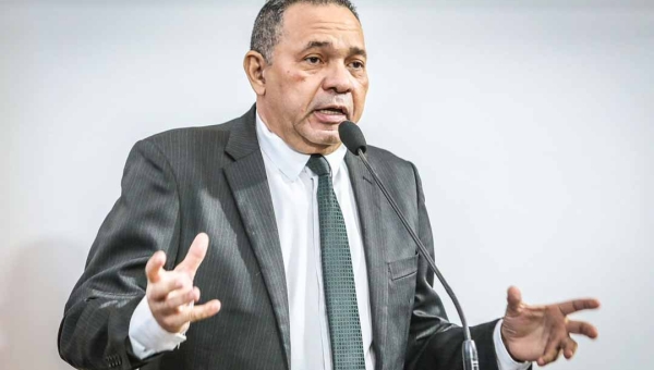 Manoel Moraes diz que ainda não conversou com Mailza sobre permanência na liderança e dá sinais de que pode deixar função