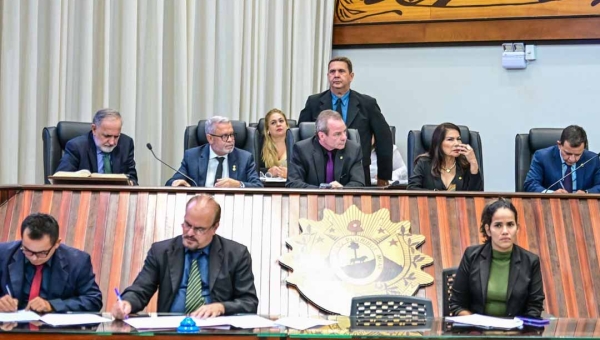 Deputados analisam esta semana projeto que altera pontos cruciais da Previdência; Mailza pode ter seu primeiro desgaste com os servidores