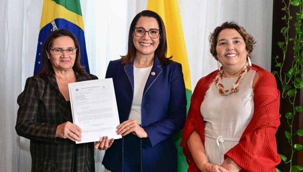 Presidente do TCE-AC entrega lista tríplice à governadora Mailza Assis e manifesta apoio institucional
