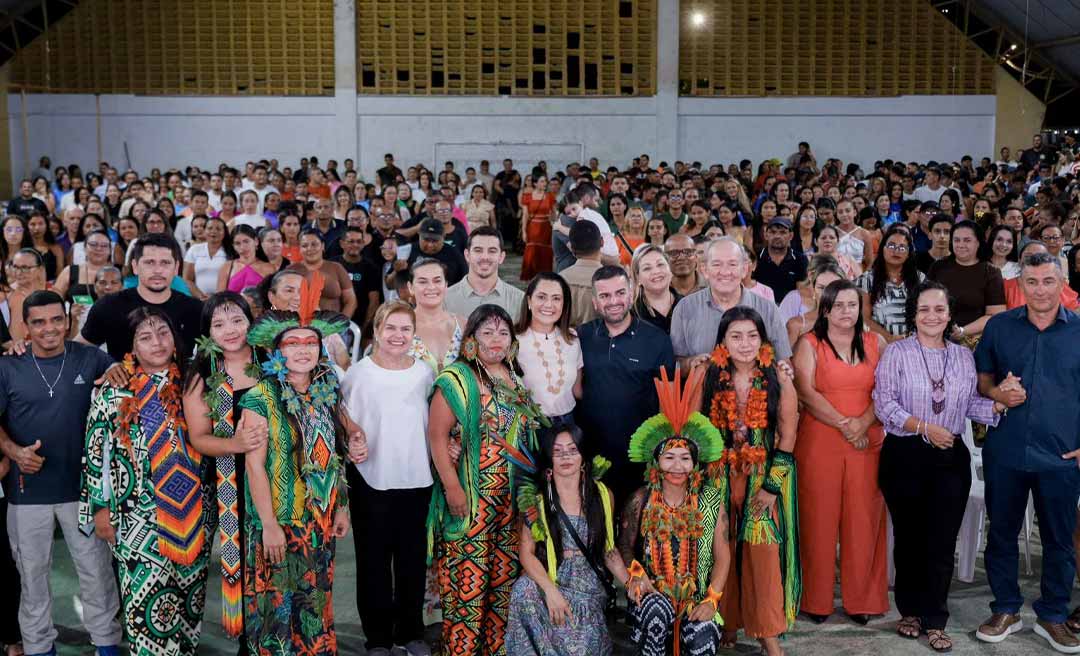 Governadora Mailza Assis participa de palestra sobre liderança feminina em Tarauacá