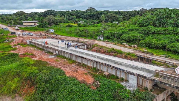 DNIT avança para reta final das obras na ponte sobre o Rio Tarauacá no Acre