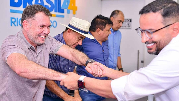 “Quem tem padrinho não morre pagão”: após Márcio Pereira pedir exoneração do governo, Alysson Bestene abre as portas para ele na prefeitura