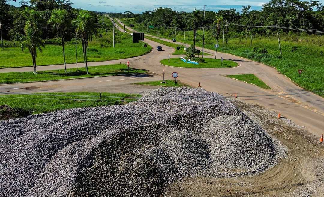 Pacote de R$ 32 milhões: estrada do Aeroporto entra em reconstrução após anos de desgaste na BR-364