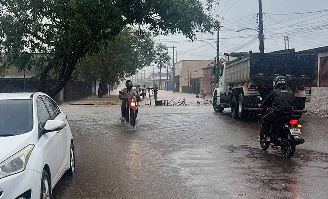 Chuva intensa castiga Rio Branco e provoca transtornos na Baixada da Sobral