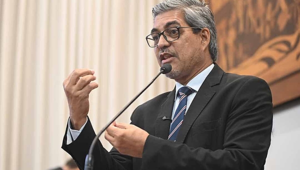 Edvaldo Magalhães quer discutir as altas tarifas cobradas pela Ortiz Táxi Aéreo: ‘um assalto na mão grande’