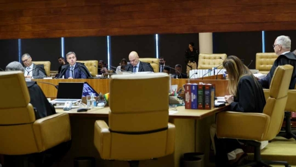 Com piso de R$ 5.130,63, STF garante remuneração mínima para professores temporários no Acre