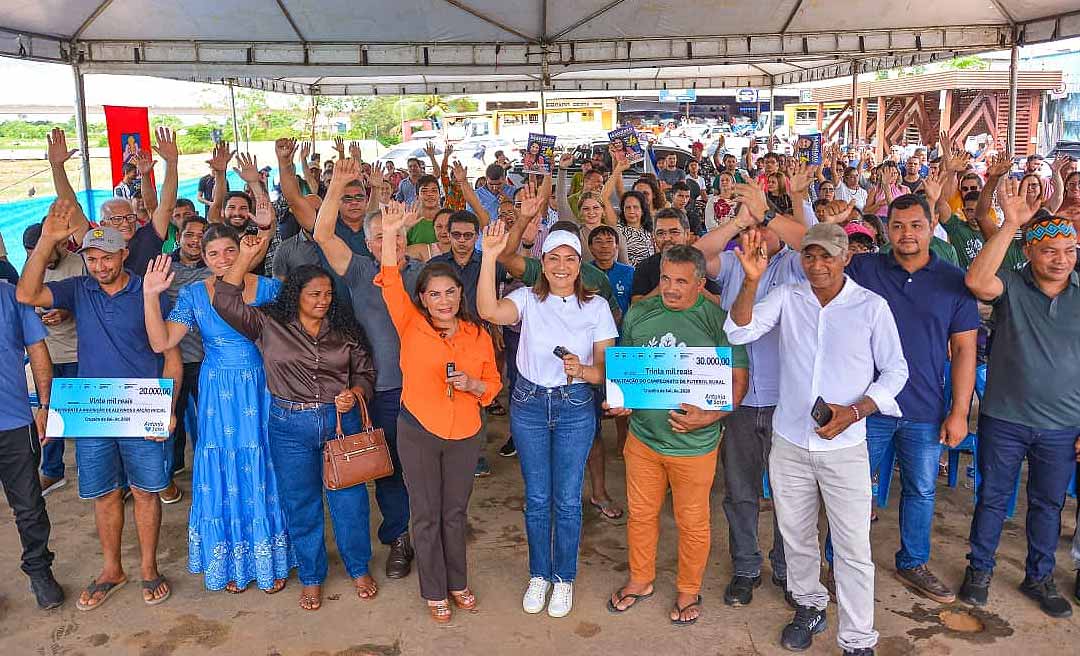 Governadora Mailza Assis prestigia entrega de veículos e equipamentos ao setor produtivo e associações comunitárias do Juruá