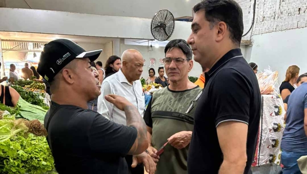 “Vamos buscar soluções para as demandas dos feirantes”, diz Samir Bestene após visita ao Mercado Elias Mansour