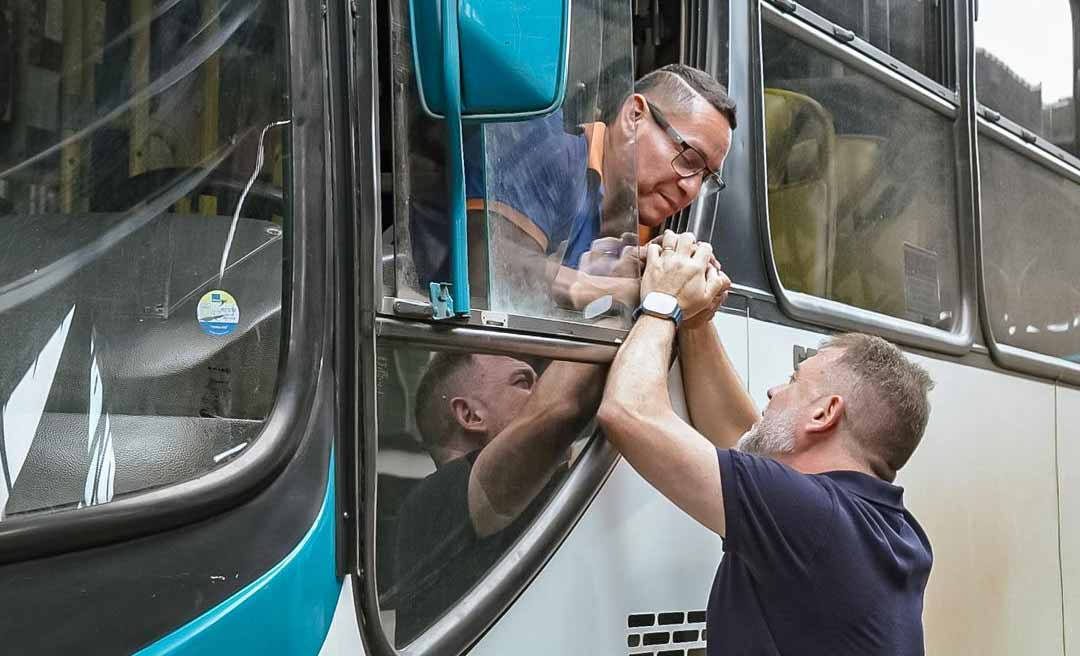 "Os trabalhadores precisam ser valorizados e receber seus salários", diz Alysson Bestene durante visita ao Terminal Urbano