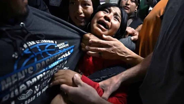 Foto de família equatoriana separada por agentes dos EUA vence World Press Photo 2026