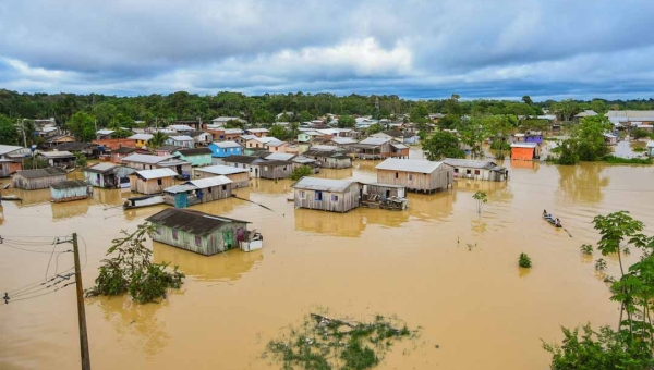 Prefeitura de Cruzeiro do Sul intensifica ações de apoio as famílias atingidas pela cheia do Rio Juruá