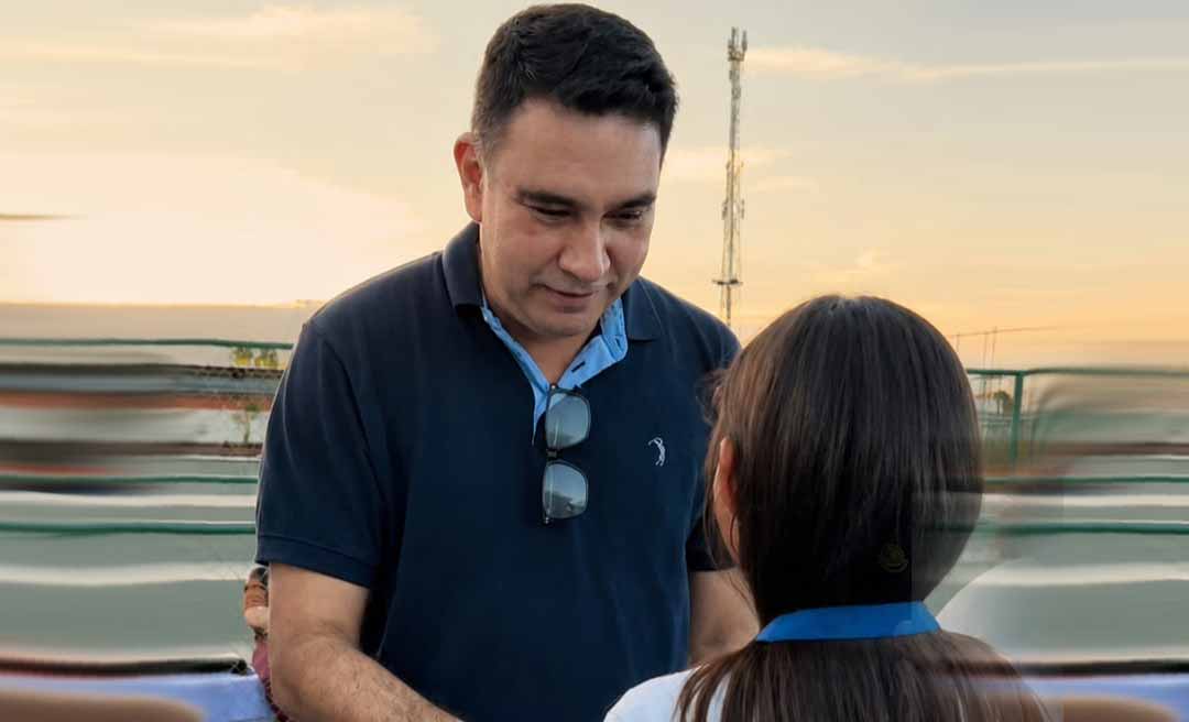 Samir Bestene anuncia apoio a projeto que leva tênis a escolas da rede municipal de ensino de Rio Branco