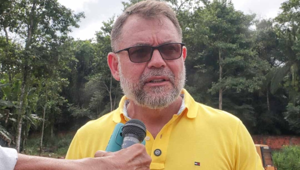 Alysson Bestene garante obra de drenagem que vai solucionar antigo problema de alagamentos na Rua José Magalhães