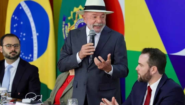 Lula: Desenrola Brasil ajudará população a "tirar corda do pescoço"