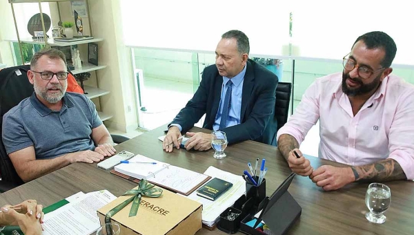 Manoel Moraes, Hildegard e Alysson Bestene debatem soluções para o avanço da regularização fundiária em Rio Branco