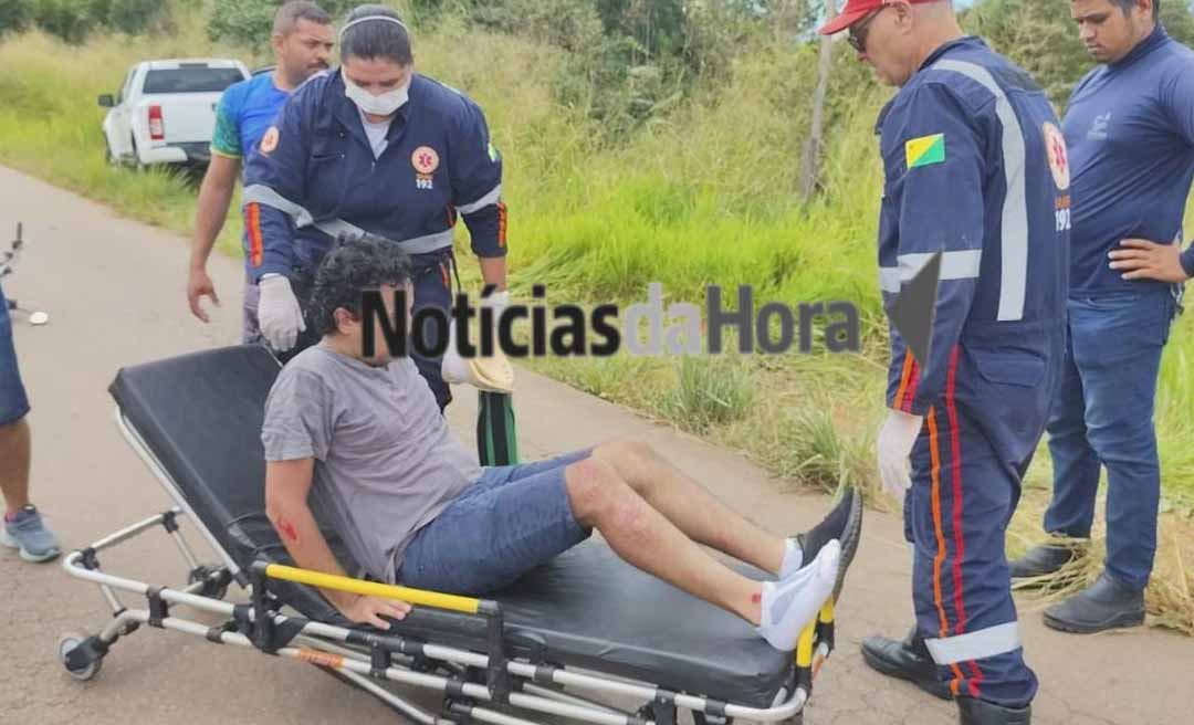 Ultrapassagem termina em grave acidente entre moto e duas caminhonetes na AC-10