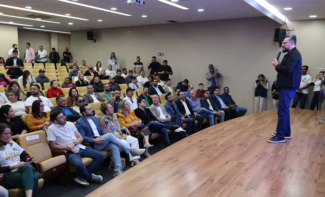 “Vamos ouvir a população para construir um plano que responda às necessidades dos acreanos”, diz Alan Rick ao lançar plataforma digital