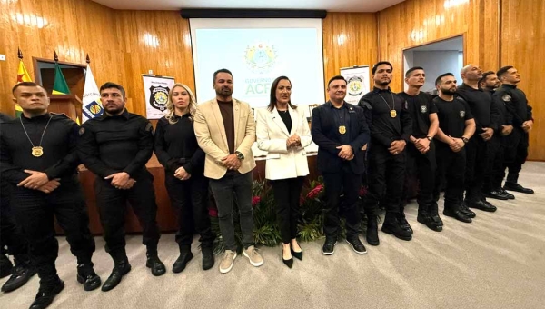 Autor de anteprojeto que aumentou vagas no concurso do Iapen, Arlenilson Cunha comemora posse de novos servidores do órgão