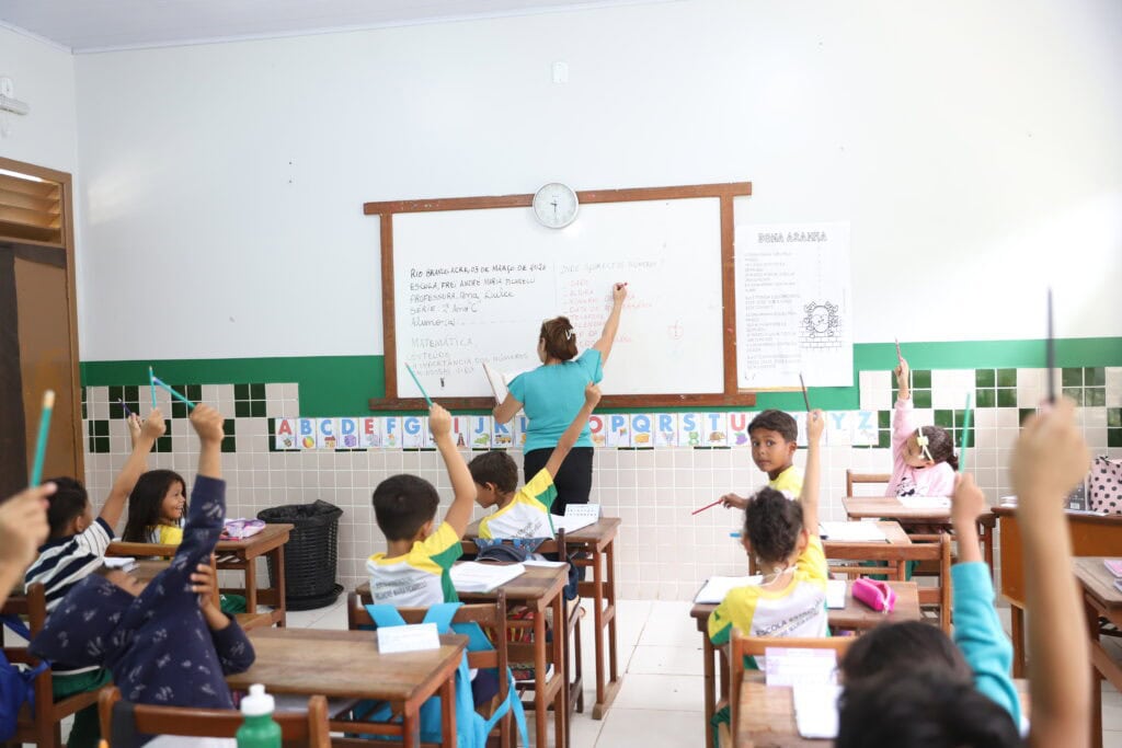 Governo do Acre publica novas convocações para contratação temporária na Educação