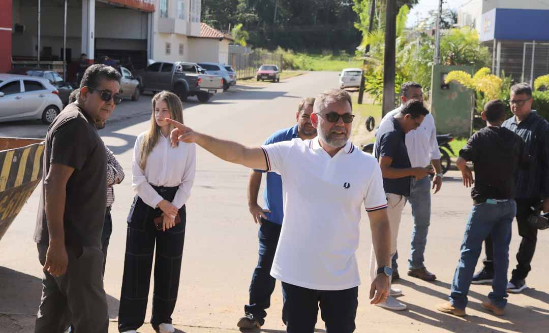 Prefeito de Rio Branco acompanha serviços de meio-fio e calçadas no bairro Jardim de Alah