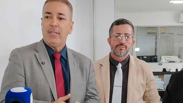 “Temos 12 vereadores aqui”, diz Neném Almeida após Joabe Lira encerrar sessão por alegar falta de quórum