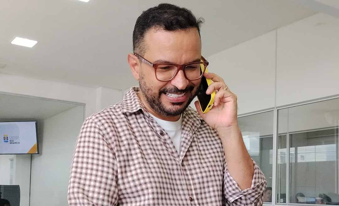 “O melhor caminho é o diálogo”, diz Márcio Pereira durante visita à Câmara de Rio Branco