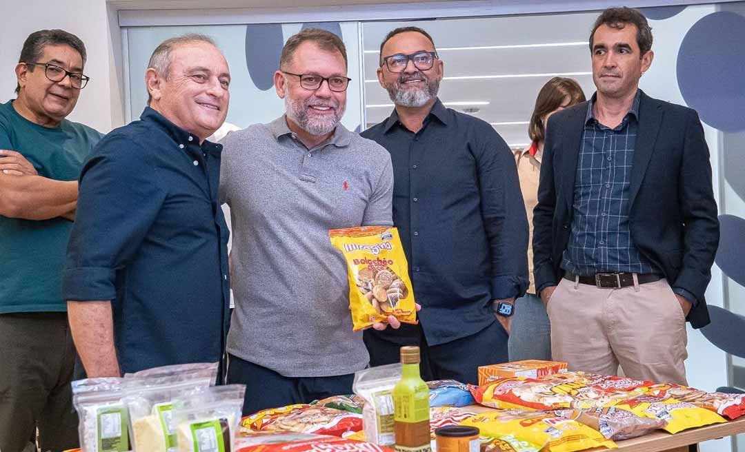 Prefeito Alysson Bestene conhece produtos acreanos e discute parceria para valorizar a indústria local 