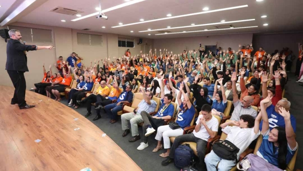 Público lota Auditório da Fecomércio Acre durante a palestra de Paul & Jack na programação da Semana S no Acre