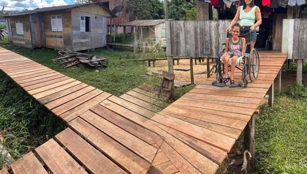 Prefeitura de Cruzeiro do Sul amplia construção de trapiches para garantir acesso e segurança