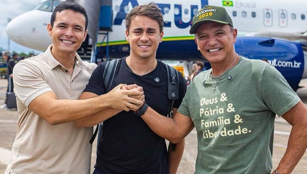 Nikolas Ferreira chega ao Acre e segue de avião direto para Feijó