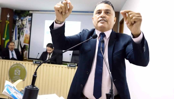MDB entra na Justiça para pedir perda do mandato de Eber Machado; vereador diz que saída teve aval da direção nacional
