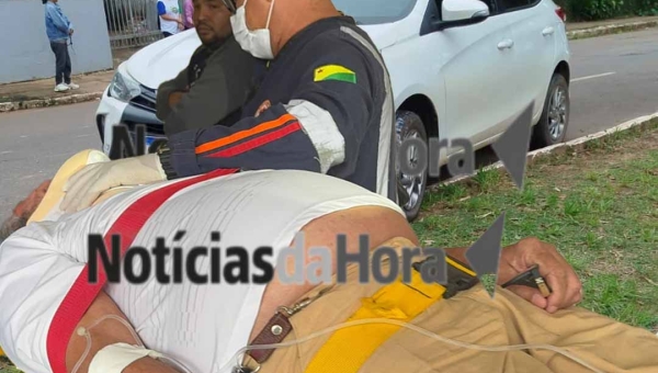 Idoso sofre mal súbito ao volante, provoca sequência de colisões e tomba carro em Rio Branco