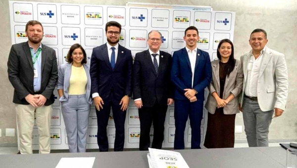 Governo do Acre consegue garantia de agilidade na liberação de recursos federais para a nova maternidade e de outras unidades de saúde