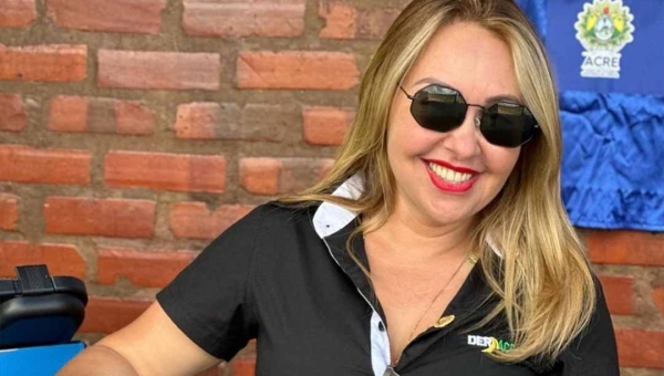 Sula Ximenes recua de pré-candidatura à Aleac e deve permanecer no comando do Deracre