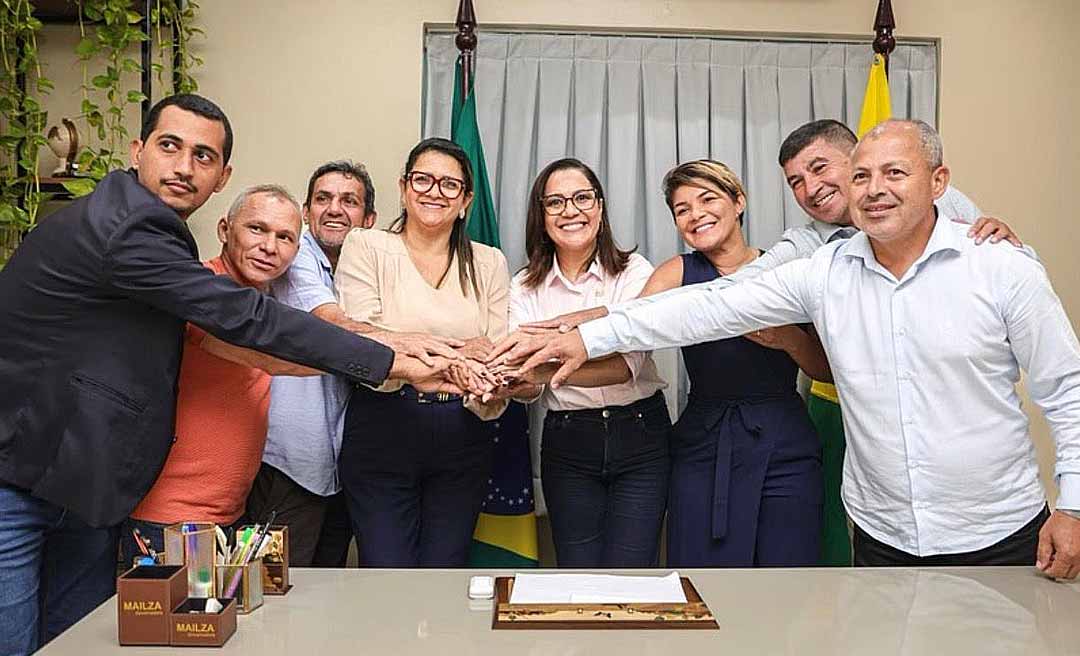 Sem o prefeito Railson, Mailza se reúne com sete vereadores de Feijó e fala em parceria e diálogo