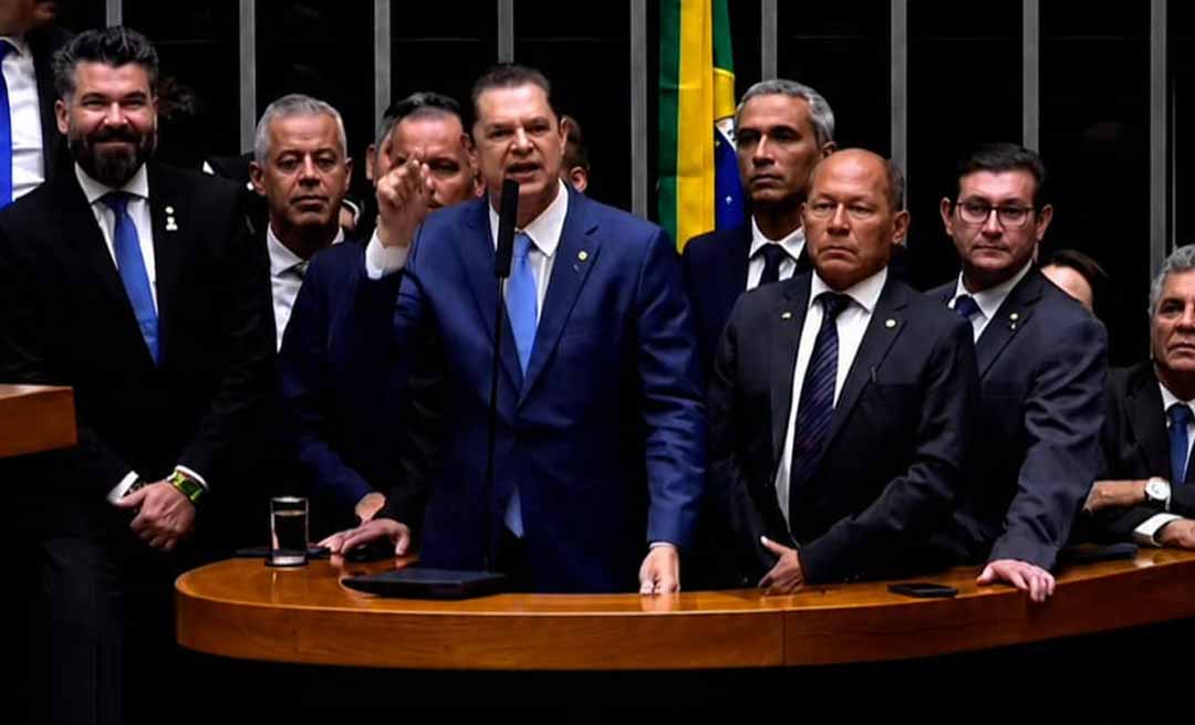 “Nós vamos votar a favor da escala 4x3”, diz Sóstenes ao anunciar apoio do PL ao fim da jornada 6x1