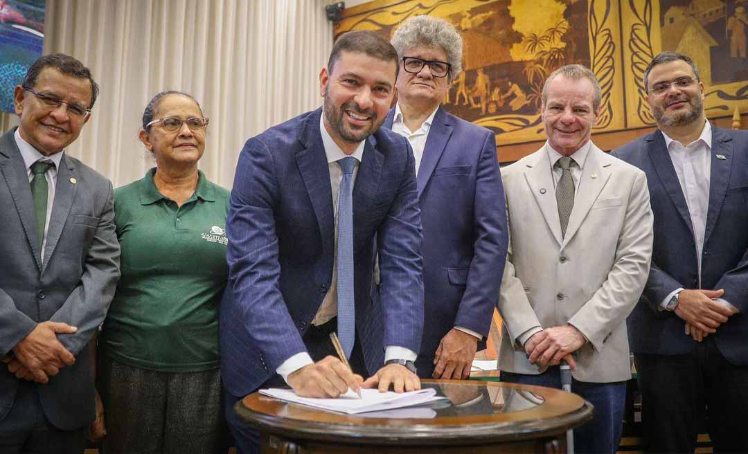 Sob a gestão de Nicolau Júnior, ALEAC é a primeira casa legislativa do país a fortalecer o cooperativismo firmando parceria com OCB