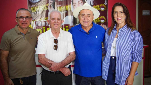 Bocalom visita mercado de Sena Madureira e reforça defesa da produção rural como caminho para o desenvolvimento