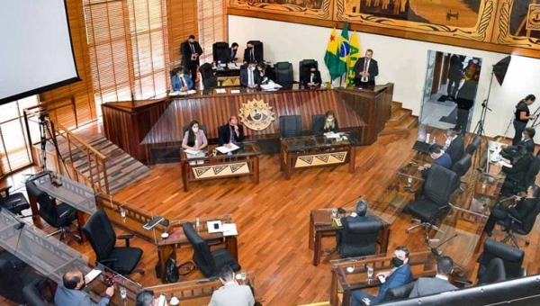 Deputados estaduais aprovam criação de auxílio saúde superior a R$ 2,4 mil para a Defensoria Pública do Acre