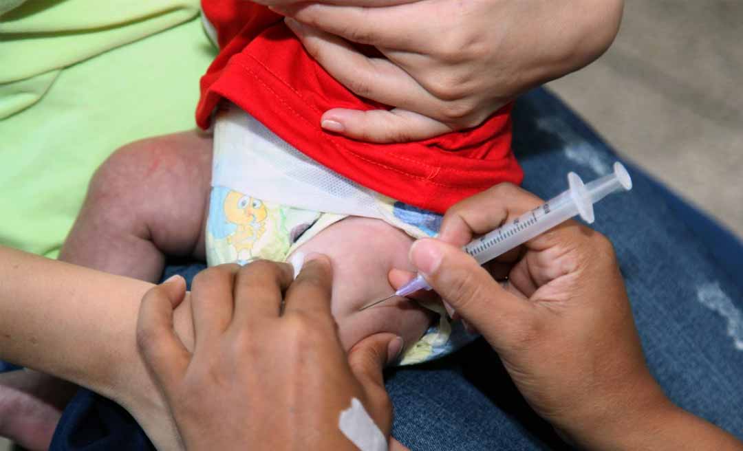Vacinação com a Pneumo 20 pelo SUS começa em duas semanas, diz Padilha