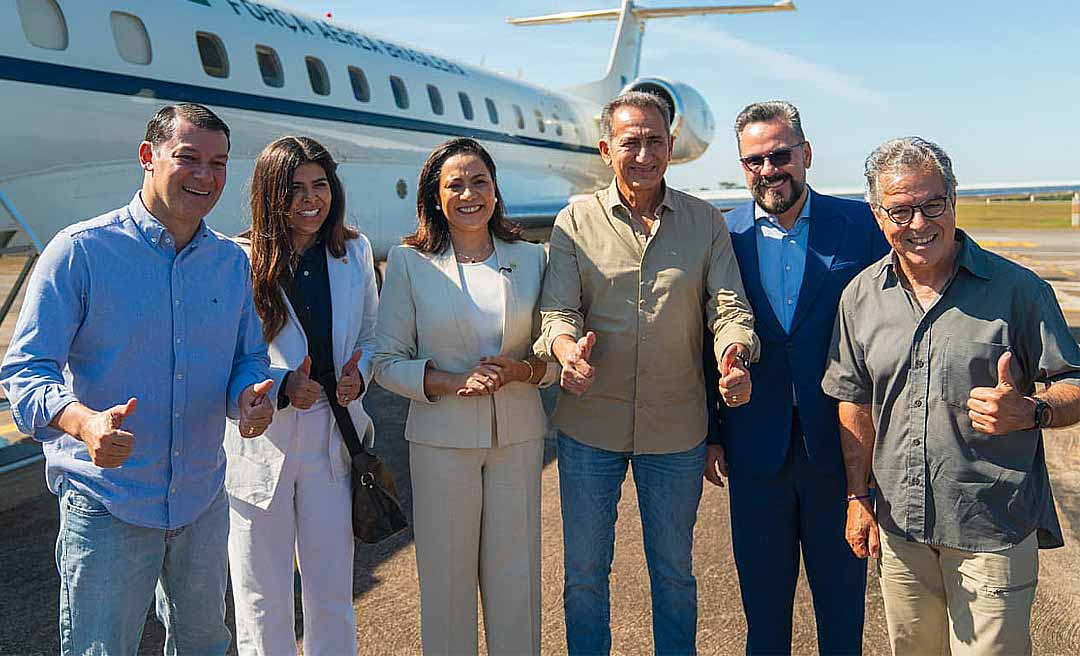 Direita e esquerda se unem em ato com ministro de Lula para entrega de mais de mil máquinas ao Acre