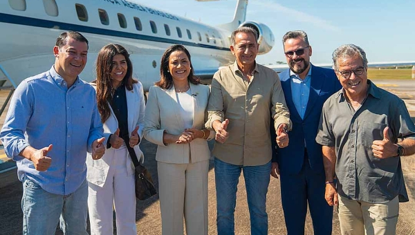 Direita e esquerda se unem em ato com ministro de Lula para entrega de mais de mil máquinas ao Acre