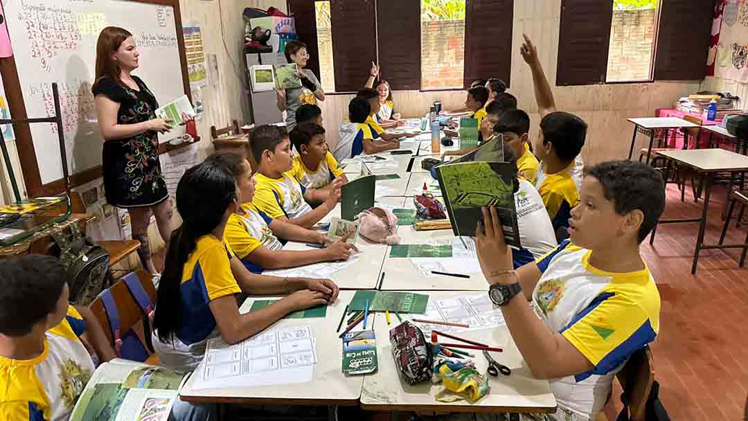 Alunos_elaboram_lista_com_o_registro_de_lugares_objetos_saberes_tradicionais_celebrações_e_formas_de_expressão_que_fazem_parte_da_Vila_Pia.jpg